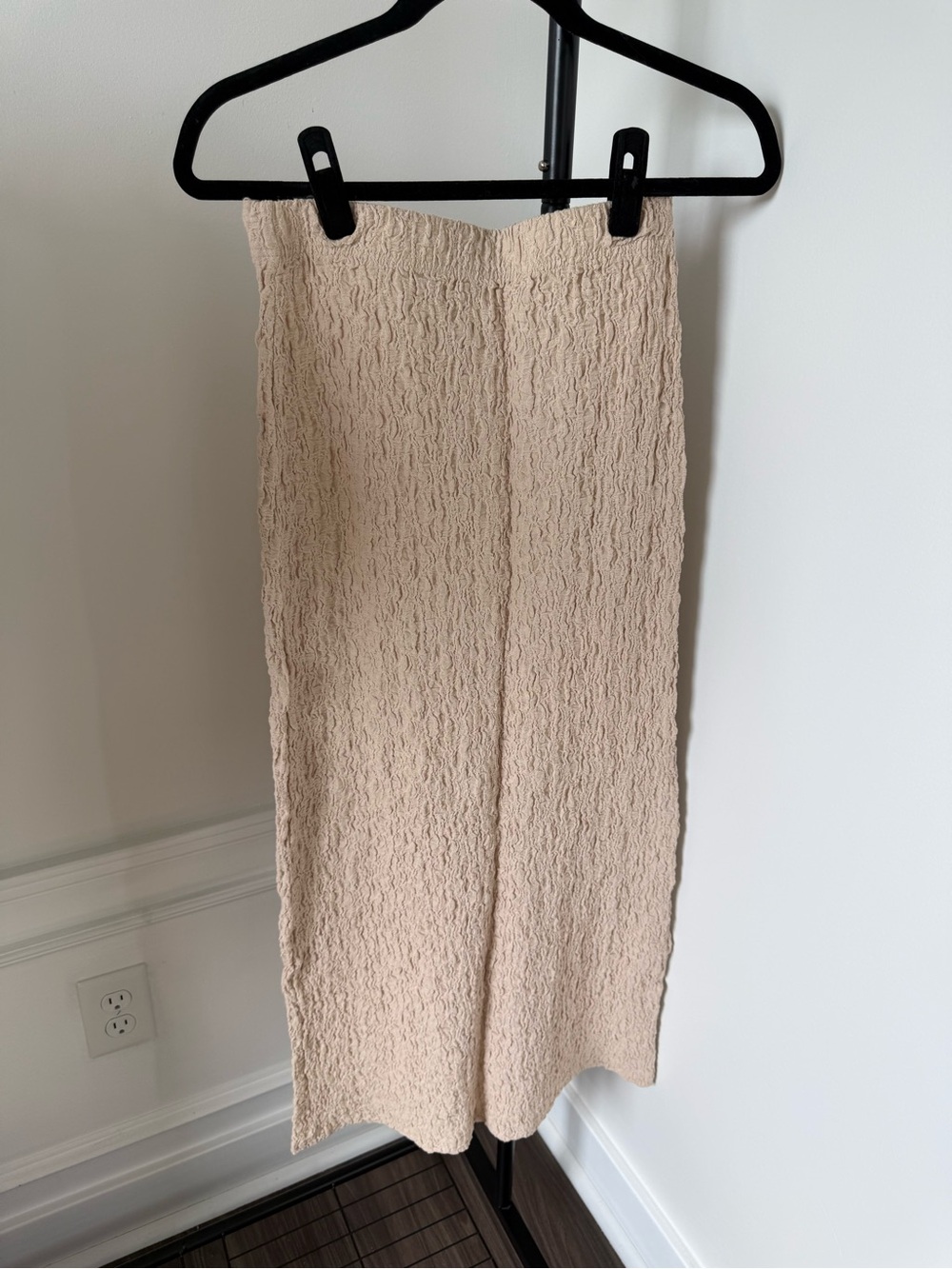 Women's Cream Textured Midi Skirt